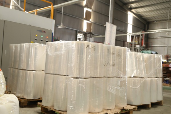 Màng PE quấn hàng là giải pháp hoàn hảo, giúp bảo vệ hàng hóa trong quá trình vận chuyển và lưu kho