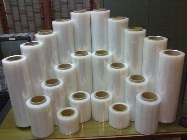 Màng chít (hay PE Stretch Film) là vật liệu đóng gói quan trọng